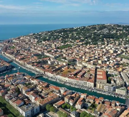 Sur Les Quais, Centre-ville Apartment *